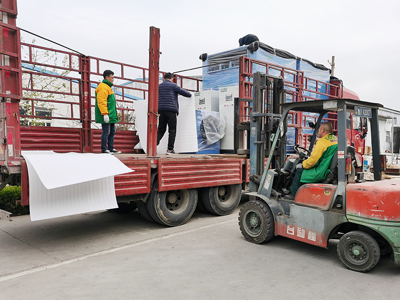 中央式煙塵凈化系統(tǒng)發(fā)貨01.jpg 中央式煙塵凈化系統(tǒng)發(fā)貨01.jpg